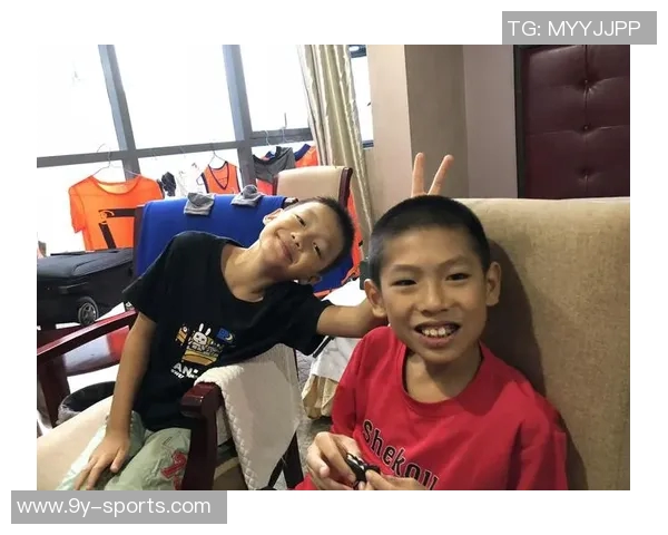 芬奇称赞迪林厄姆训练营表现出色强调其突分接球投篮任务